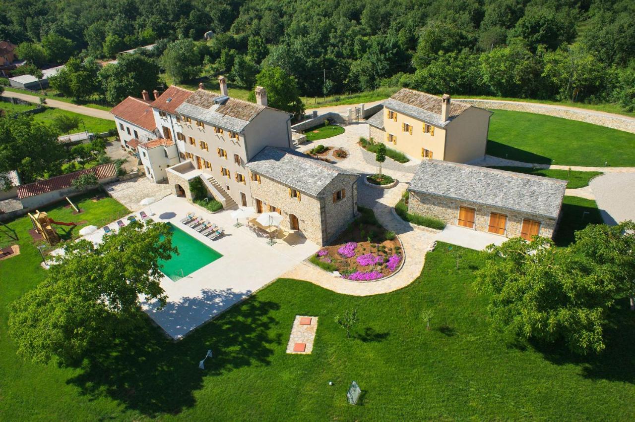 Villa Poropati, Groznjan, Istria - Luxury Countryside Estate For Up To 19 Persons - Large Pool Of 80M2 With Kids Section Exterior foto